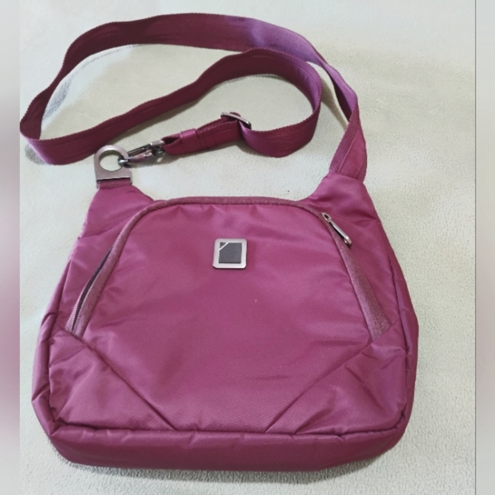 Lewis N. Clark travel crossbody bag